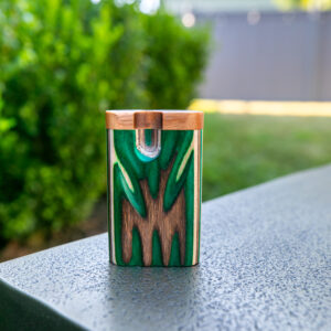 TT 48 Small Sculpted Rainbow Swivel Dugout